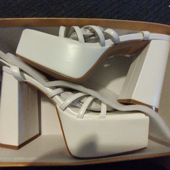 White chunky platform heels new - Picture 5 of 10